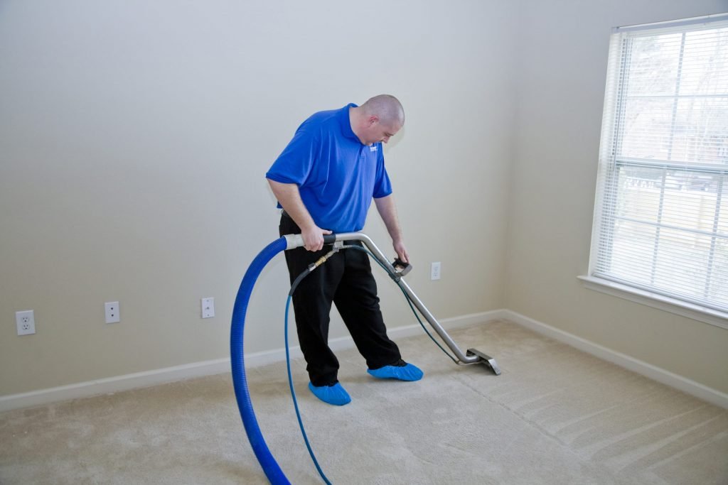 Beige bedroom carpet professionally cleaned by Carpet Cleaning of Reading